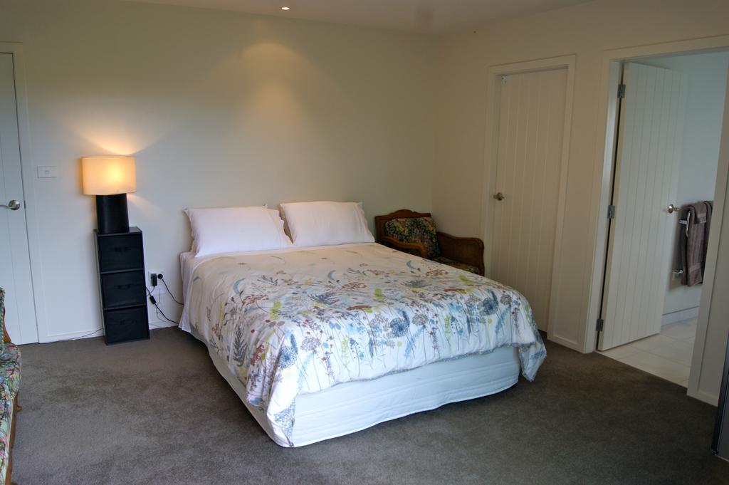 Waihi Beach Getaway-Studio, Ensuite & Private Deck Exterior photo
